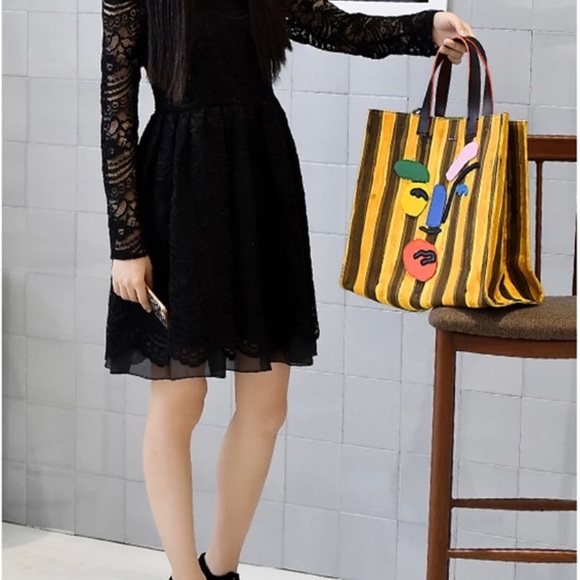 Art Canvas Striped Tote - Picture 6 of 11